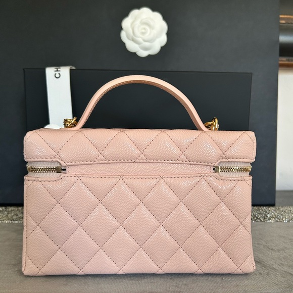 CHANEL (26P) Slim Vanity with Chain Caviar Leather fits Large IPhone - Picture 6 of 16